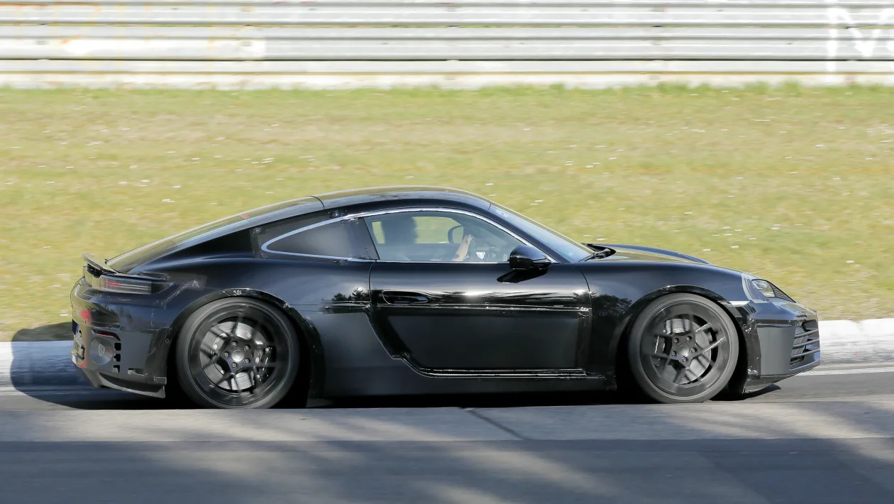 Electric_Porsche_Cayman_evo_013_lkga8t.webp